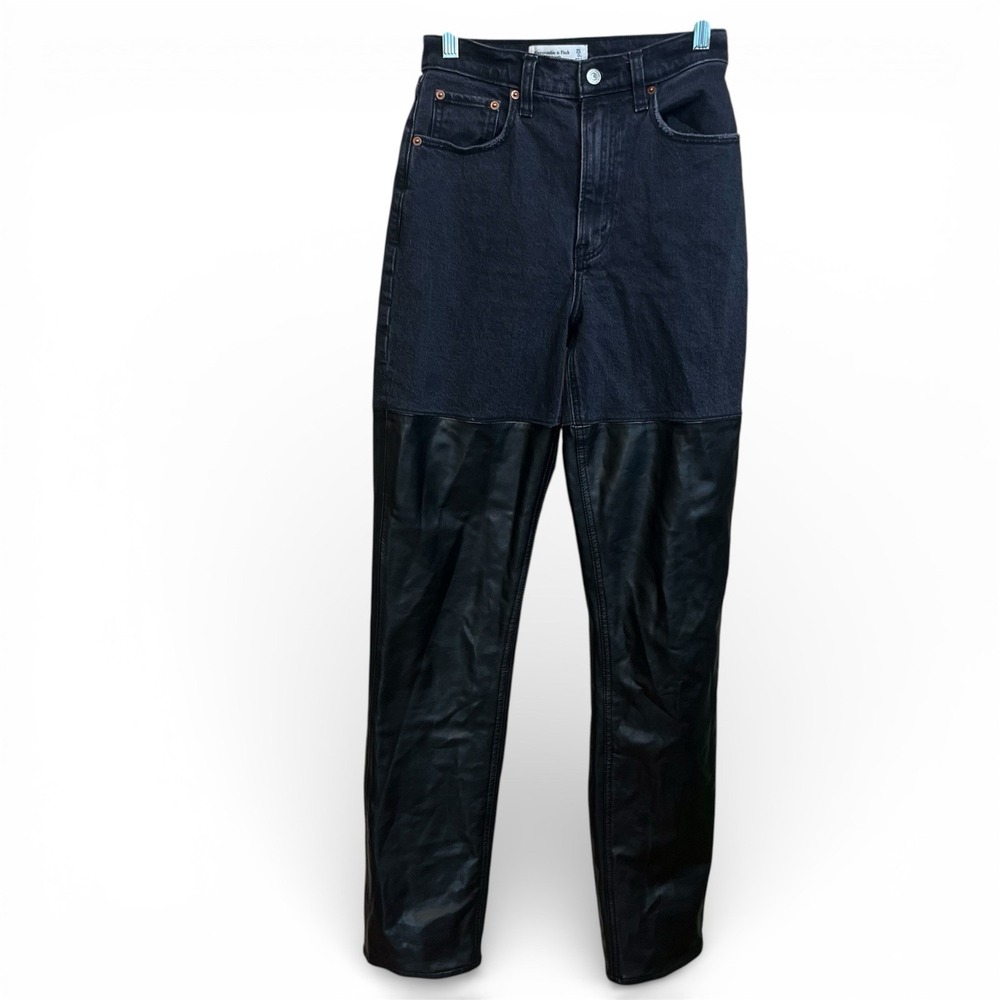 Abercrombie &‎ Fitch 90s Straight Faux Leather Jeans 25